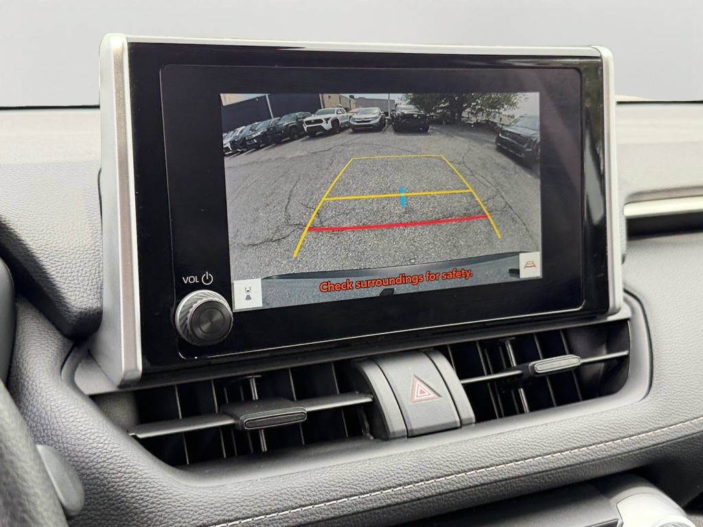 Used 2025 Toyota RAV4 LE AWD/4WD image 22