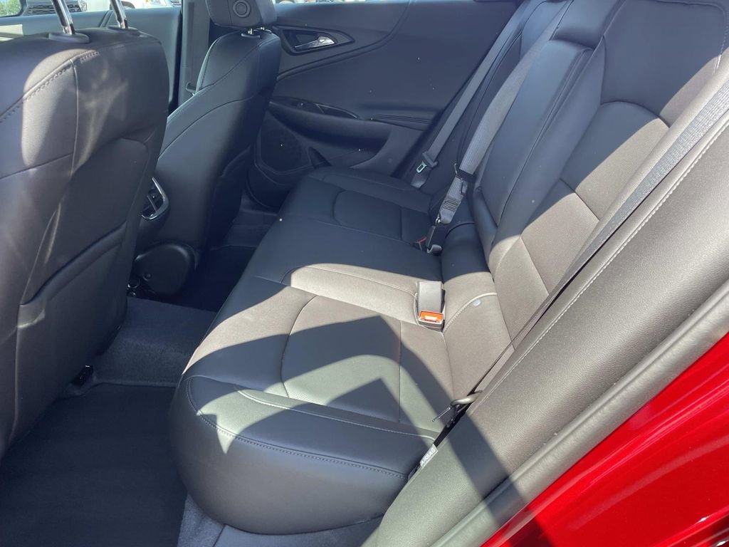 Used 2025 Chevrolet Malibu LT FWD image 12