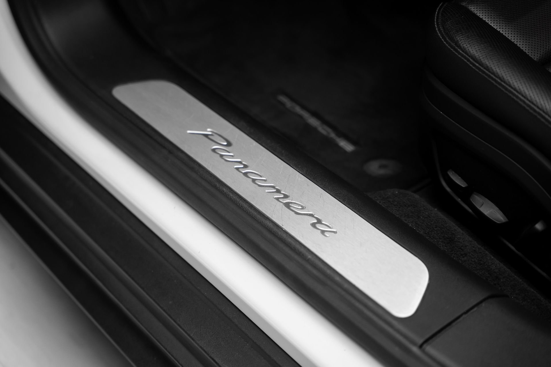 Used 2023 Porsche Panamera 4 AWD/4WD image 60