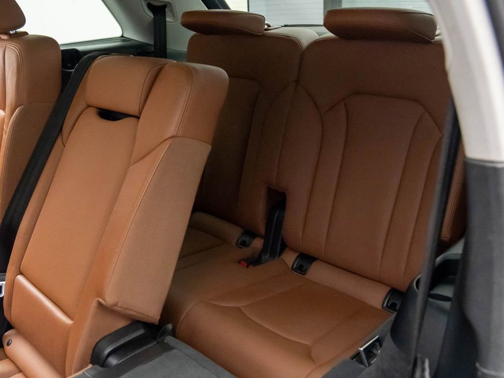 Used 2023 Audi Q7 3.0T Premium image 14