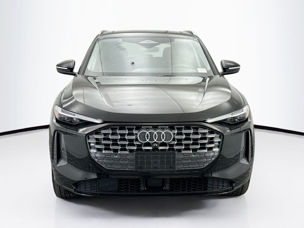 Used 2025 Audi Q5 Premium Plus w/ Premium Plus AWD/4WD image 2