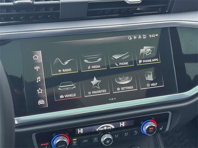 Certified 2025 Audi Q3 2.0T Premium Plus w/ Premium Plus Package image 29