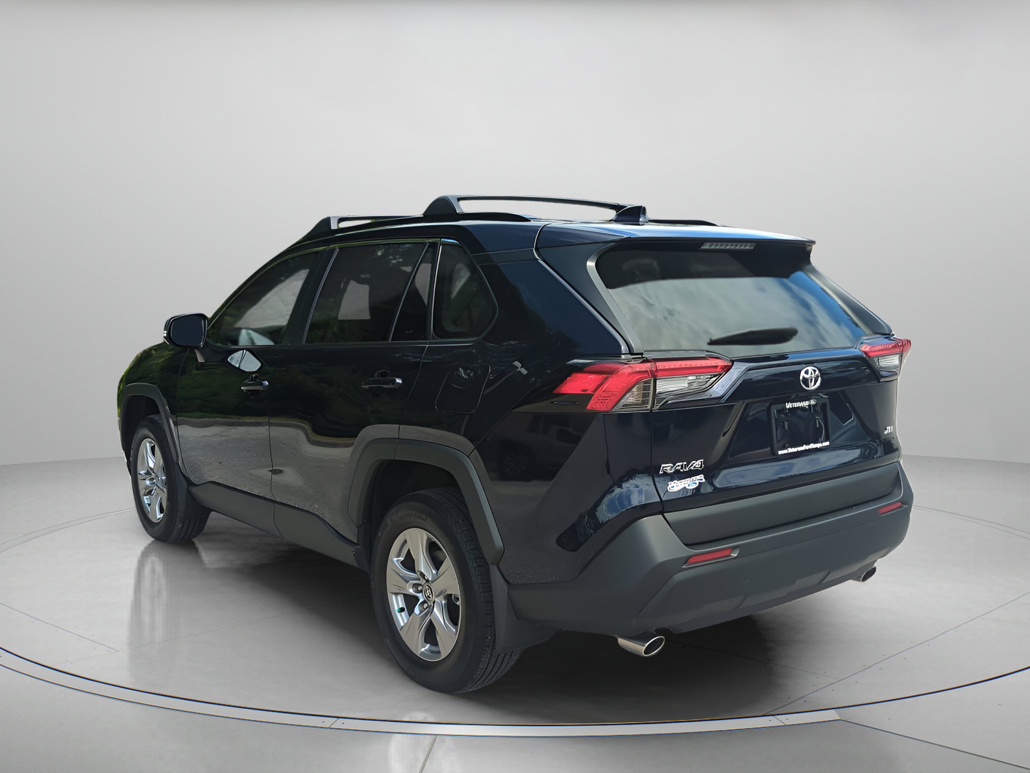 Used 2025 Toyota RAV4 XLE w/ Convenience Package FWD image 42
