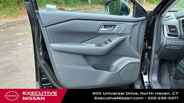 New 2026 Nissan Rogue SV image 9