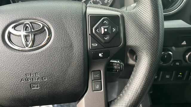 Used 2022 Toyota Tacoma TRD Sport w/ Technology Package AWD/4WD image 10