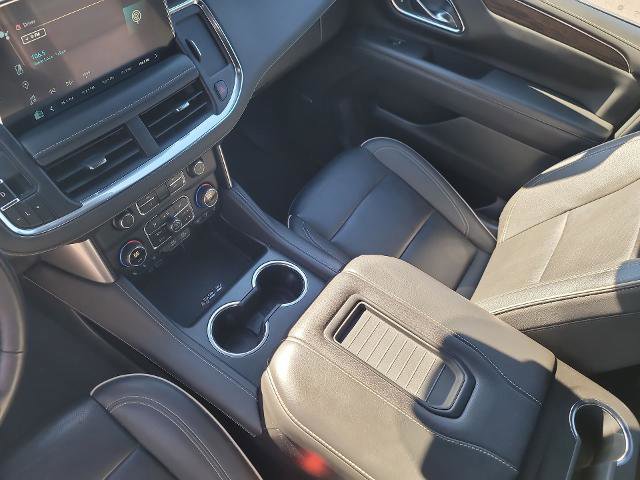 Used 2024 Chevrolet Suburban Premier image 19