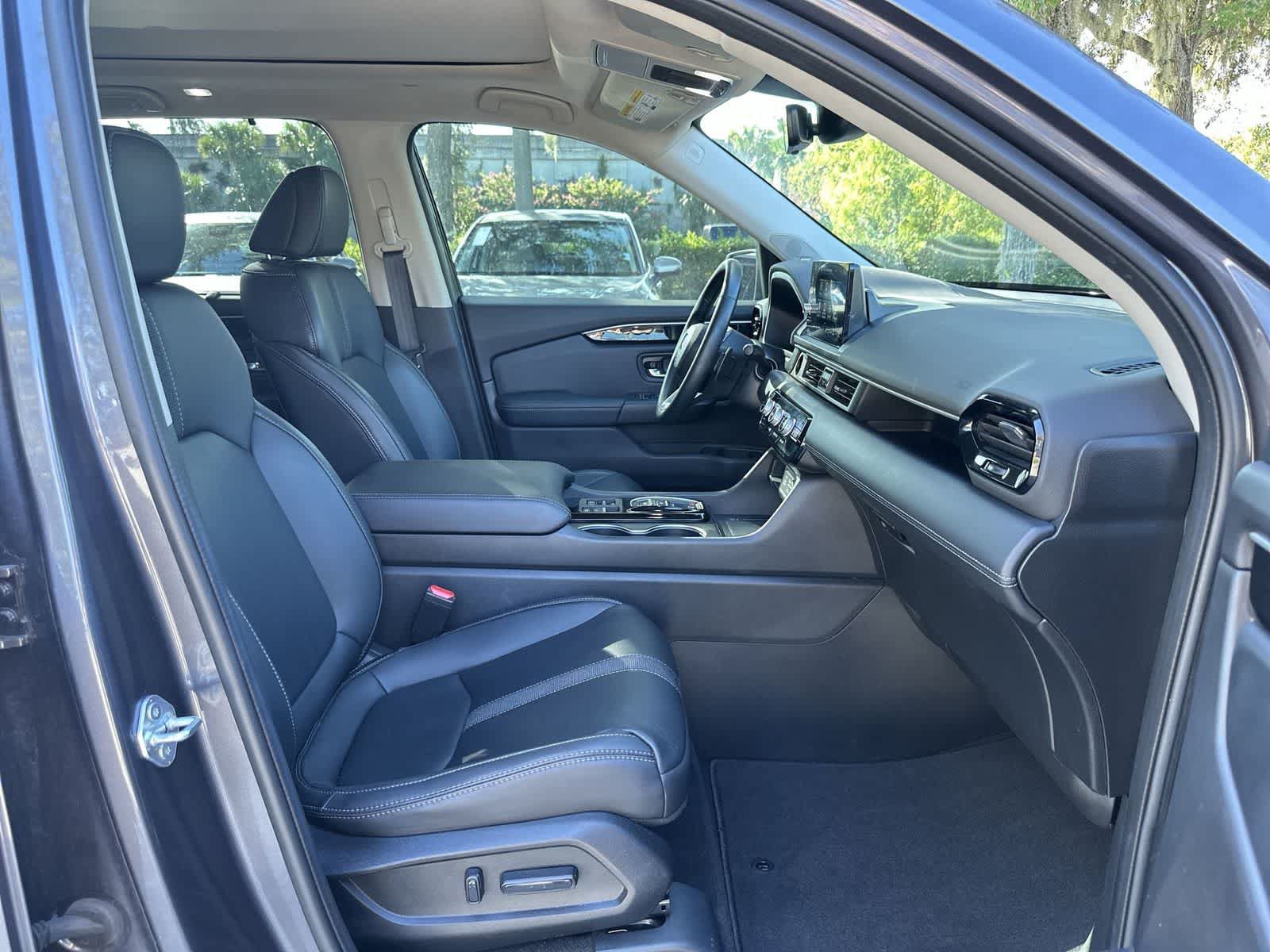 Used 2023 Honda Pilot Touring image 17
