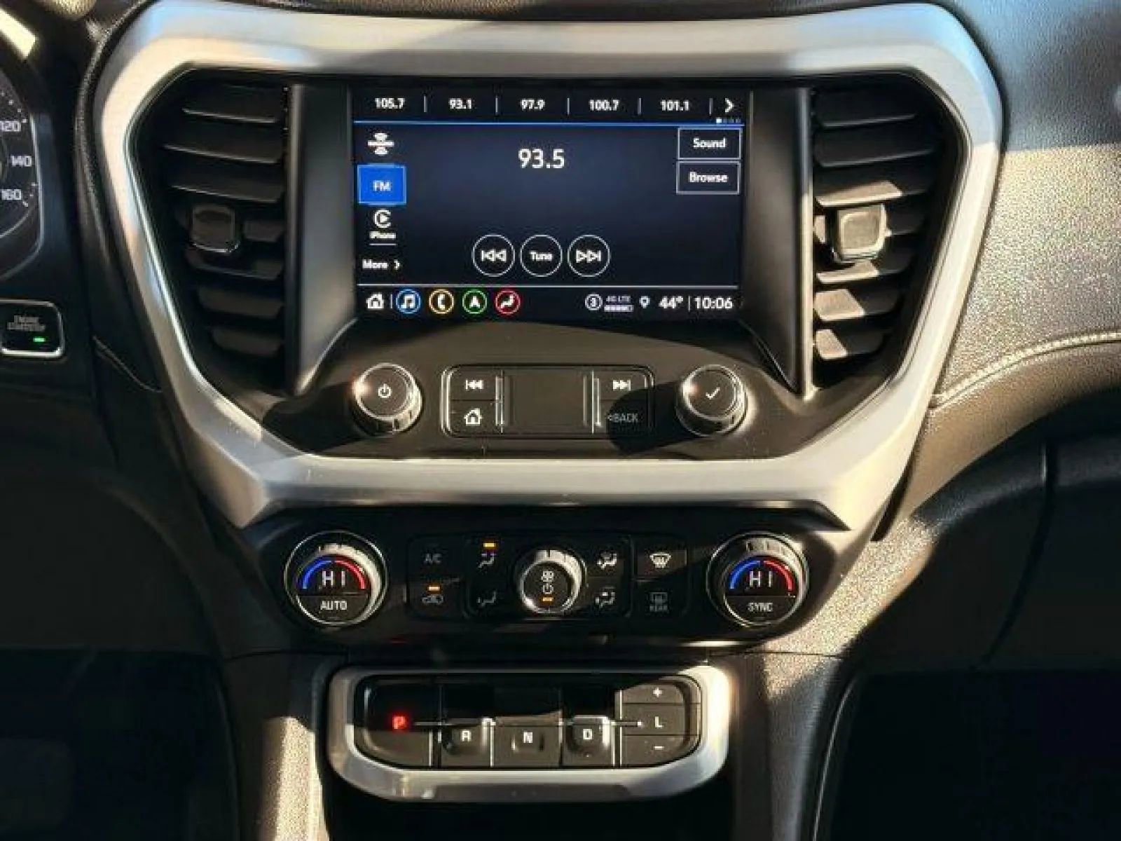 Used 2022 GMC Acadia SLT w/ LPO, Floor Liner Package image 27