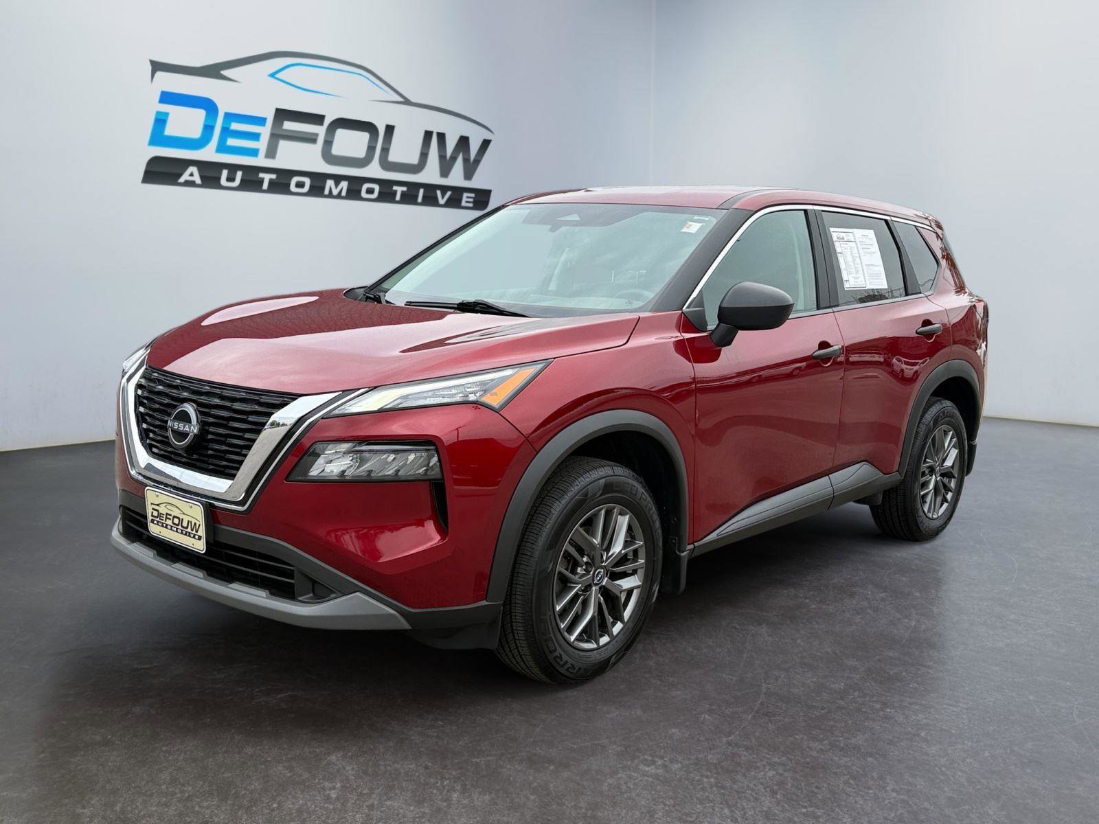 Used 2023 Nissan Rogue S AWD/4WD image 7