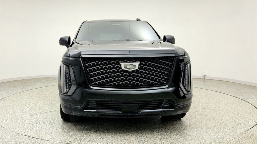 Used 2025 Cadillac Escalade Sport Platinum w/ LPO, ONYX Package AWD/4WD image 2