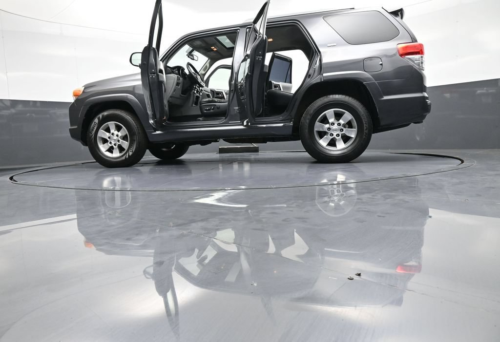 Used 2011 Toyota 4Runner SR5 w/ Premium Pkg w/Leather AWD/4WD image 48