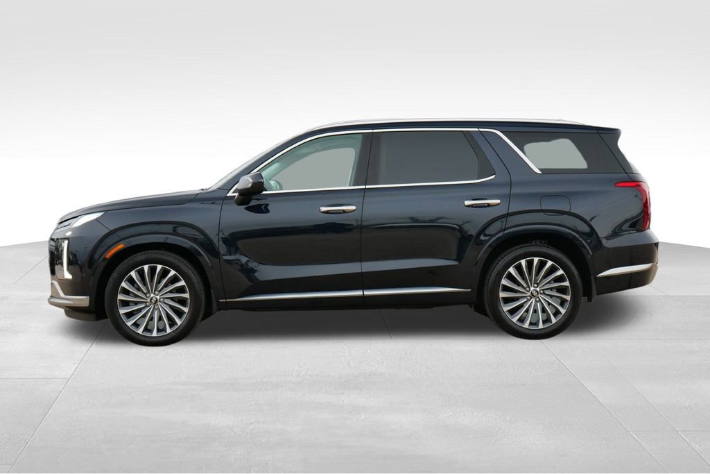 Used 2025 Hyundai Palisade Calligraphy image 4