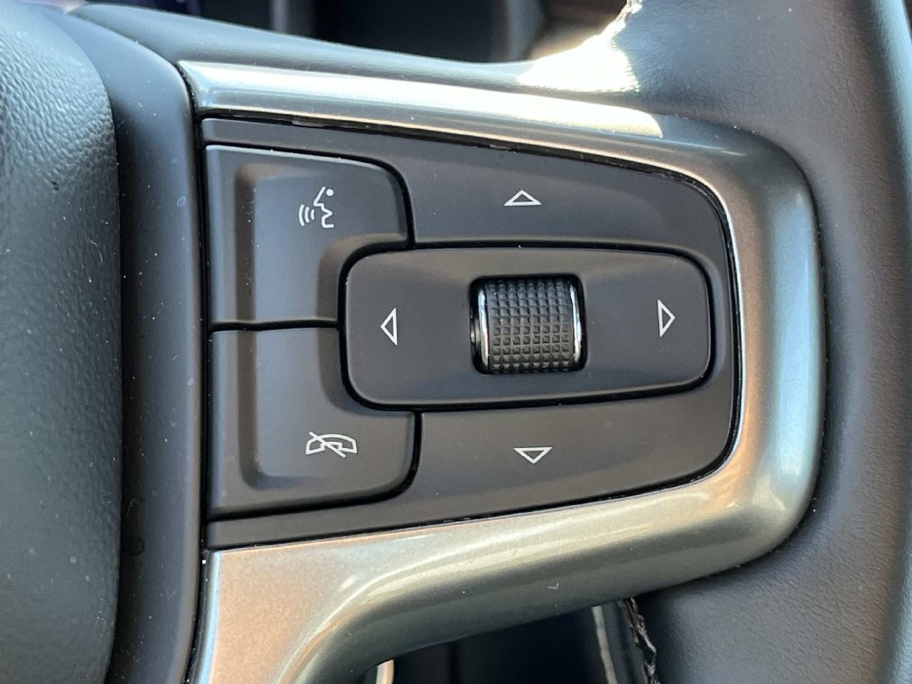 Used 2024 Chevrolet Suburban Premier AWD/4WD image 41