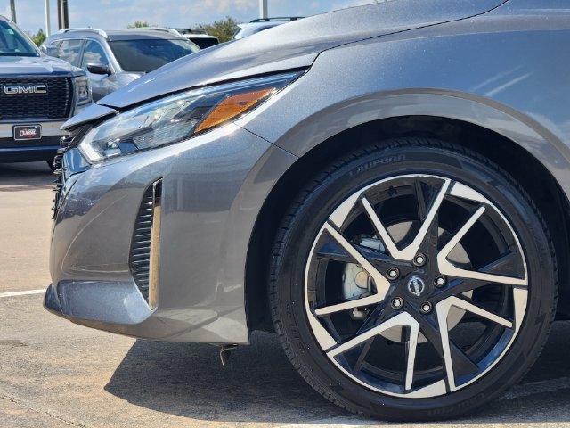 Used 2025 Nissan Sentra SR FWD image 8