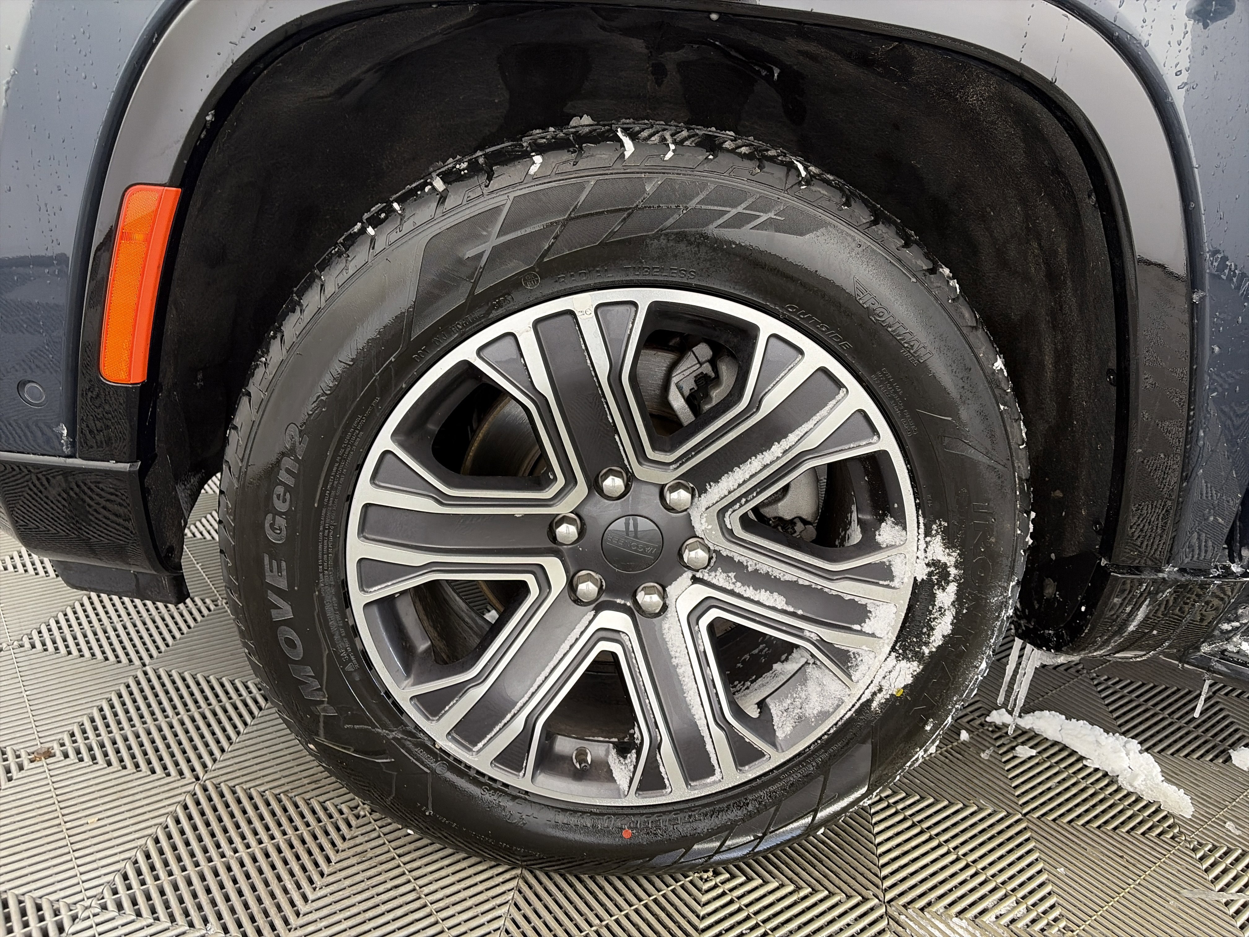 Used 2024 Jeep Wagoneer L Series II w/ Flexible Seating Group image 14