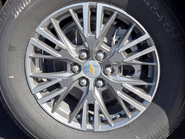New 2027 Chevrolet Traverse LT w/ Driver Confidence Package FWD image 10