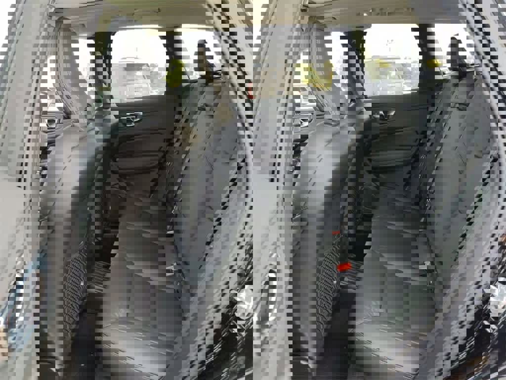 Used 2025 Volvo XC60 T8 Plus w/ Protection Package Premier image 17