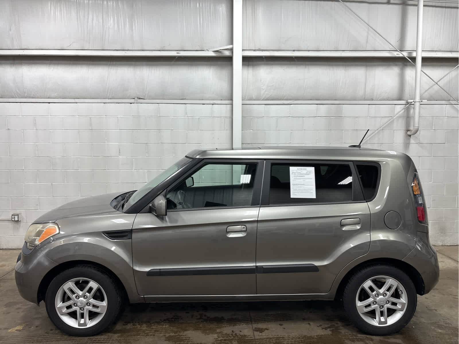 Used 2010 Kia Soul + w/ Audio Pkg image 2