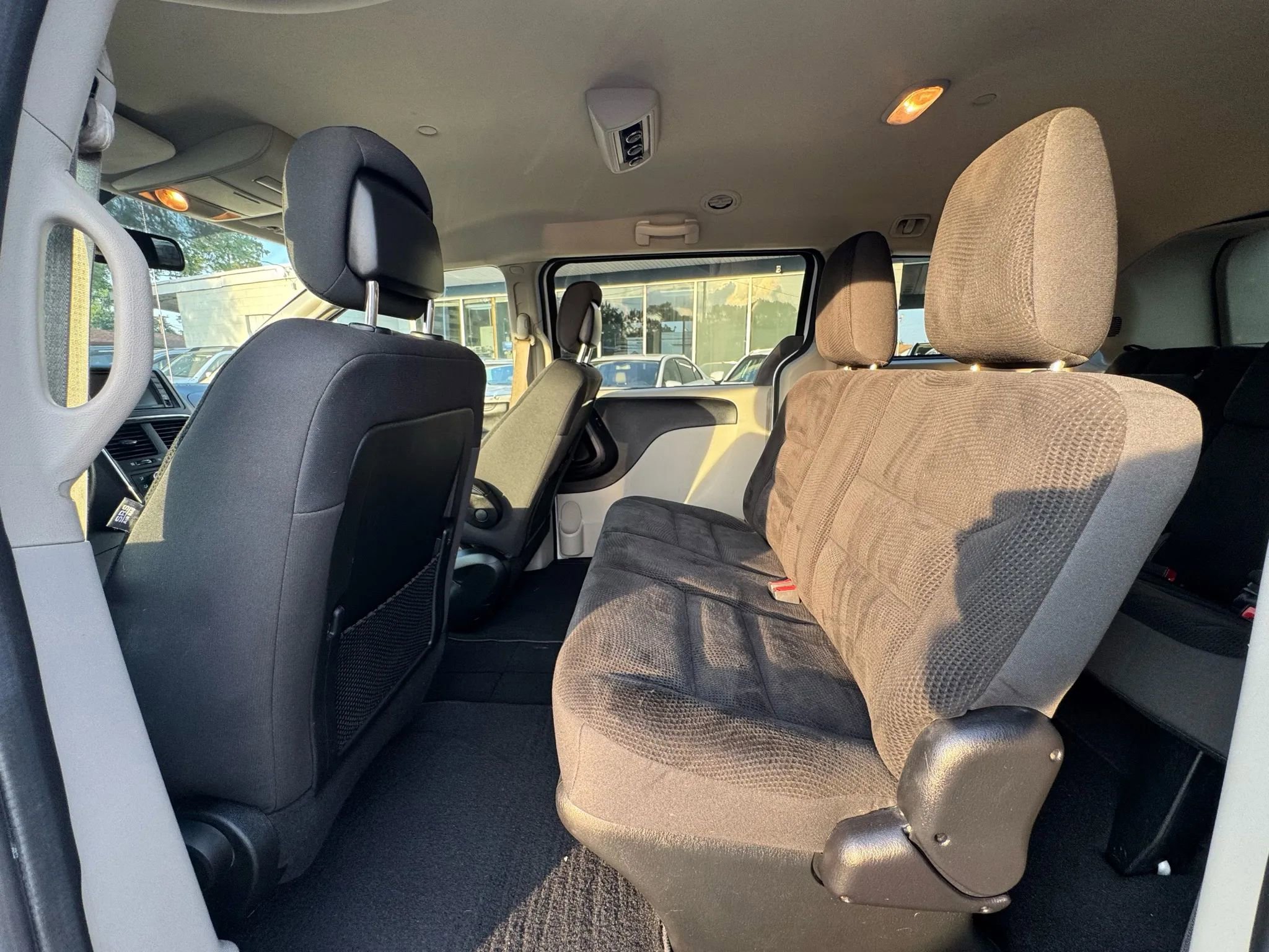 Used 2019 Dodge Grand Caravan SE image 12