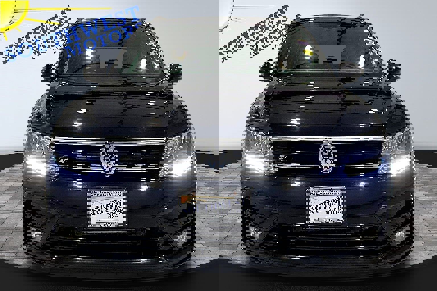 Used 2021 Volkswagen Tiguan SE R-Line image 2