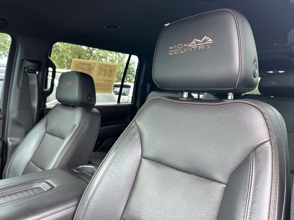 Used 2021 Chevrolet Suburban High Country RWD image 21