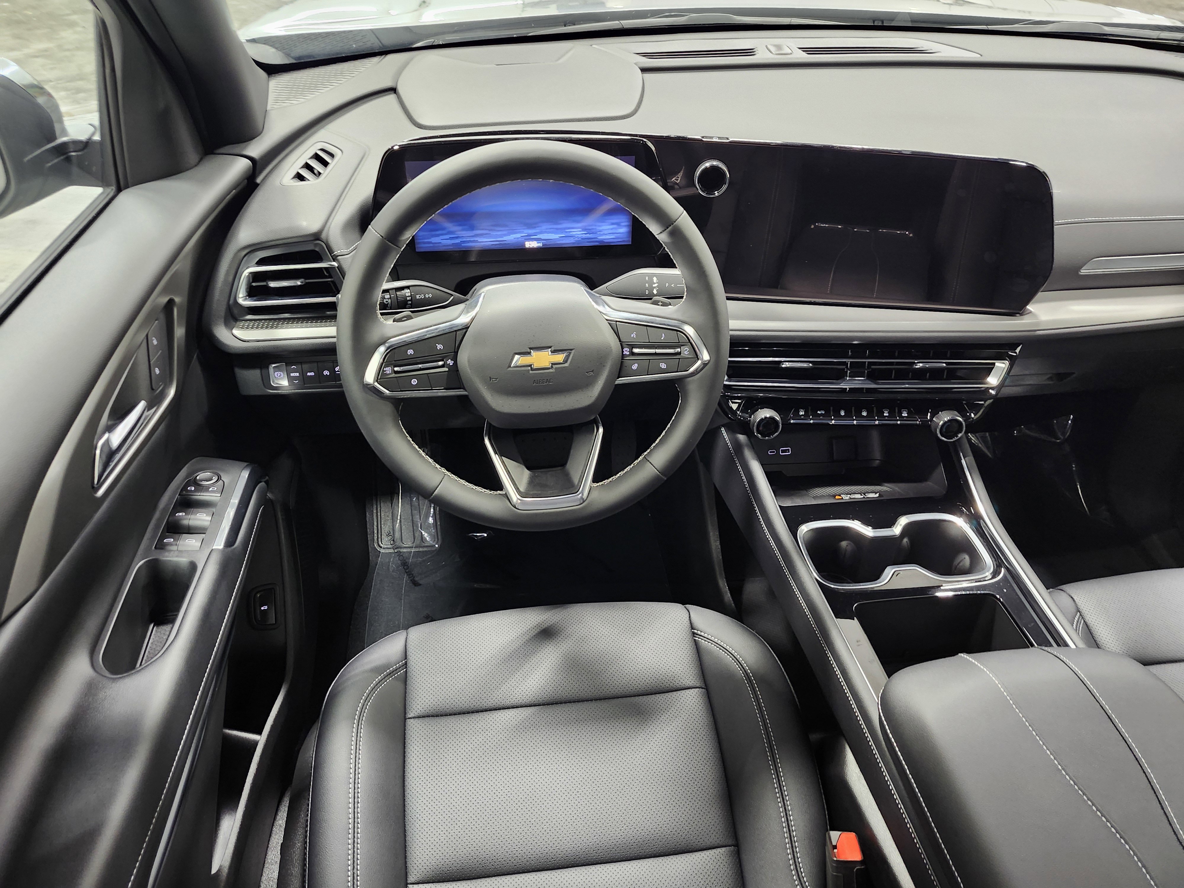 Used 2025 Chevrolet Traverse LT w/ Driver Confidence Package image 20