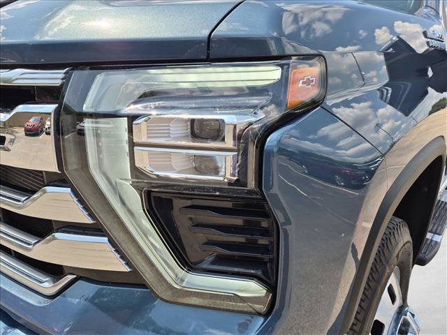 Used 2025 Chevrolet Silverado 3500 High Country w/ High Country Premium Package AWD/4WD image 27