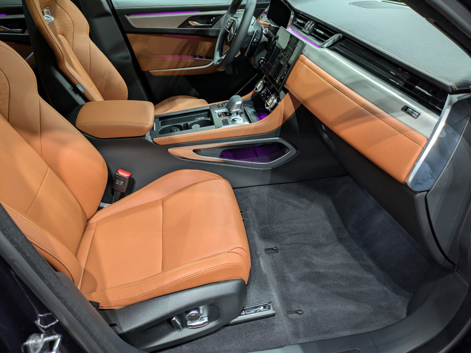 New 2026 Jaguar F-PACE R-Dynamic S image 23