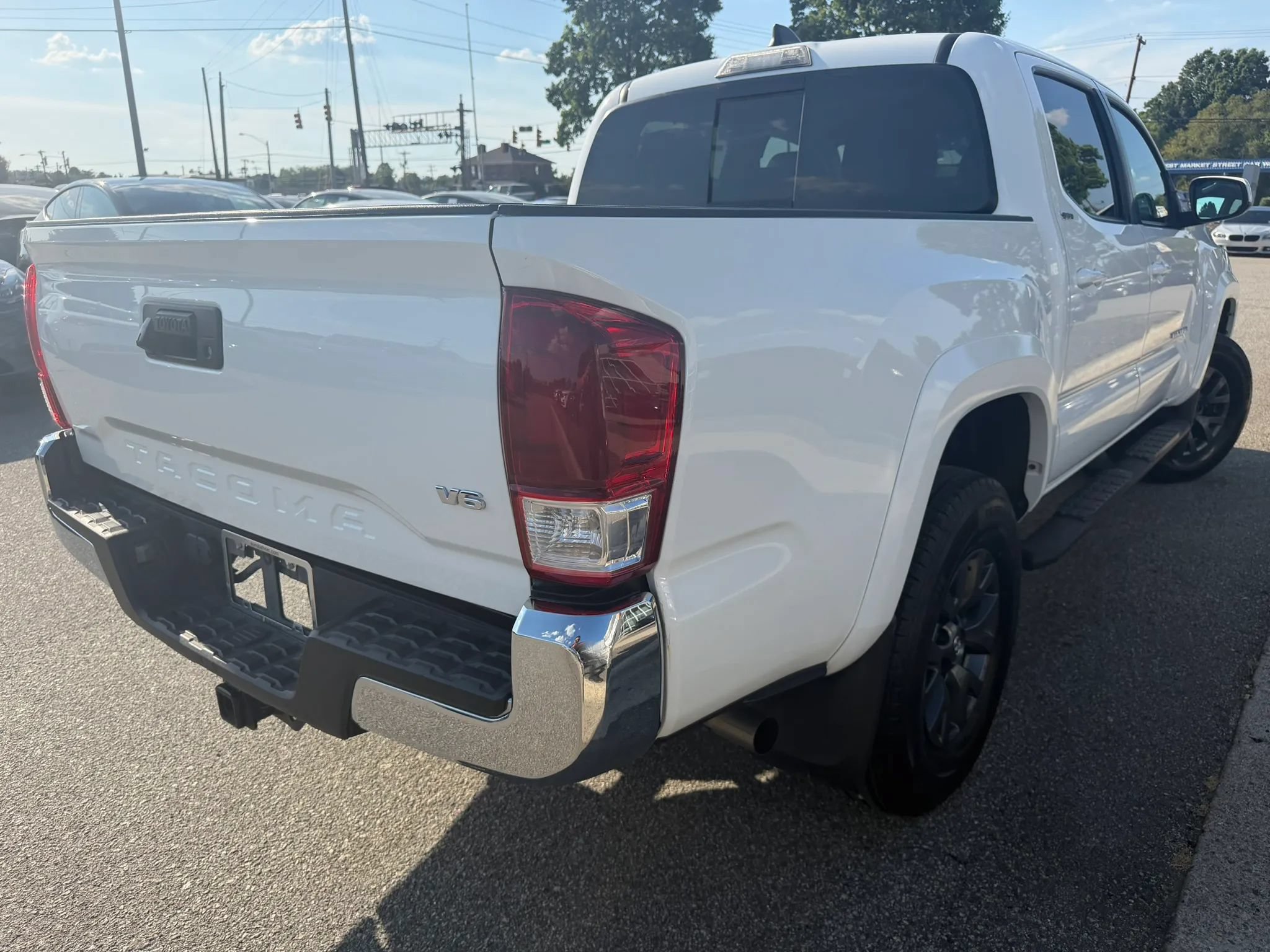 Used 2023 Toyota Tacoma SR5 RWD image 5