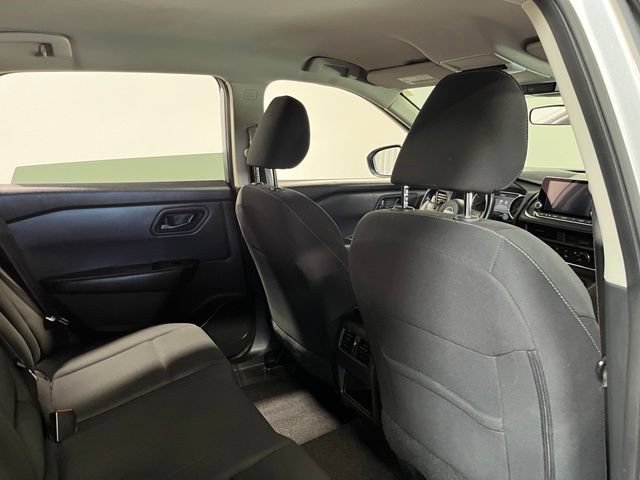 Used 2024 Nissan Rogue S AWD/4WD image 14