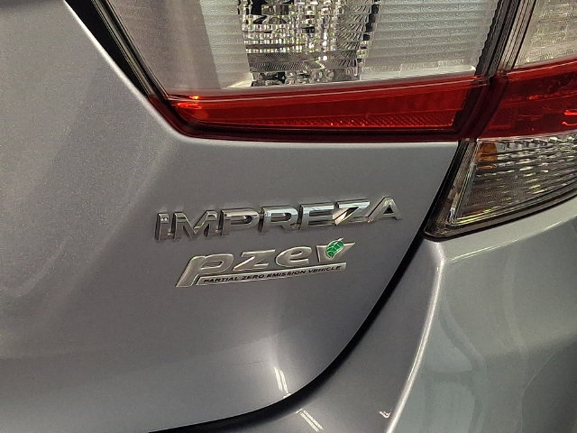 Used 2017 Subaru Impreza 2.0i AWD/4WD image 31