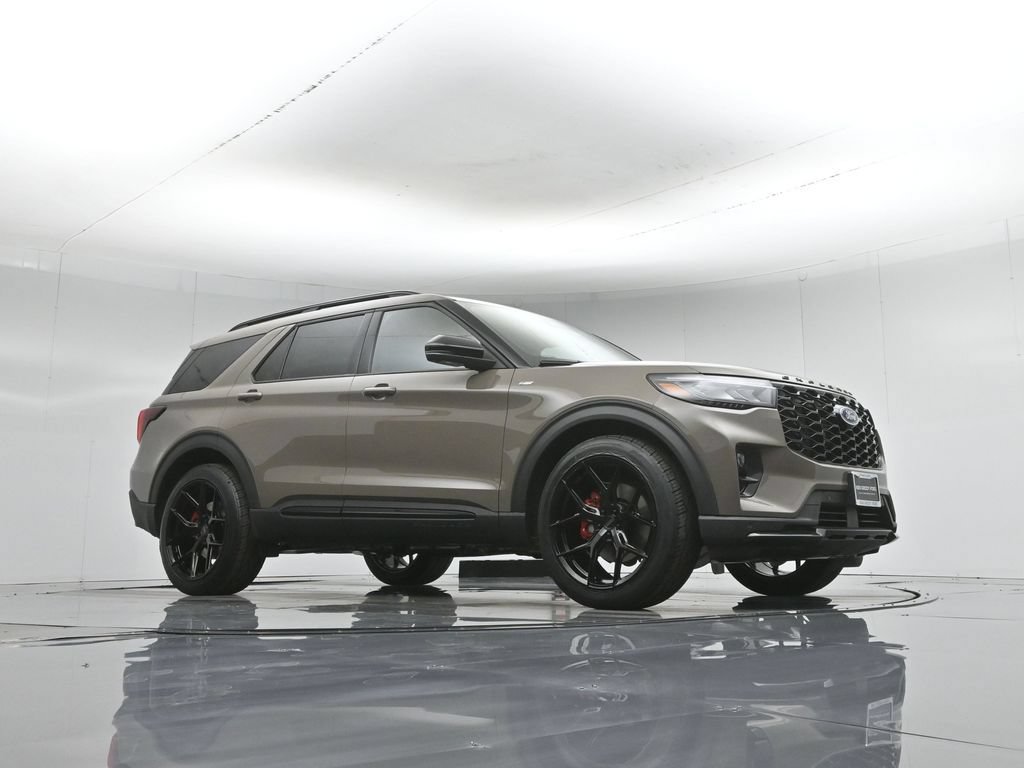 New 2026 Ford Explorer ST-Line w/ ST-Line Street Pack RWD image 3