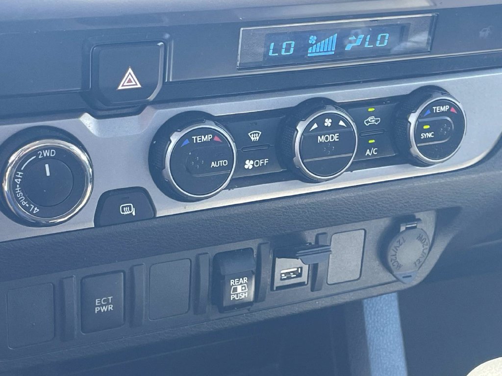 Used 2021 Toyota Tacoma SR5 AWD/4WD image 19