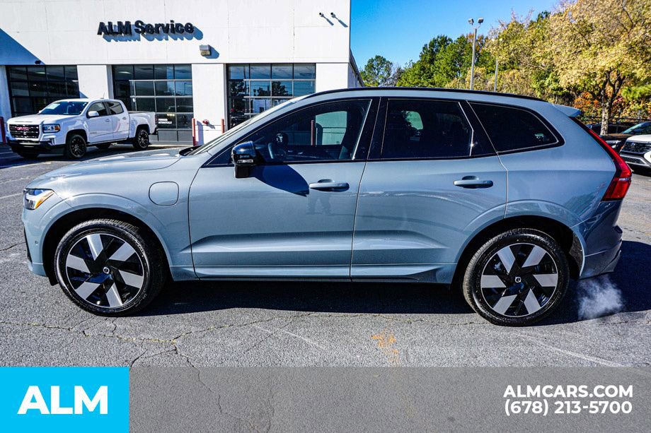Used 2024 Volvo XC60 T8 Plus w/ Climate Package image 6