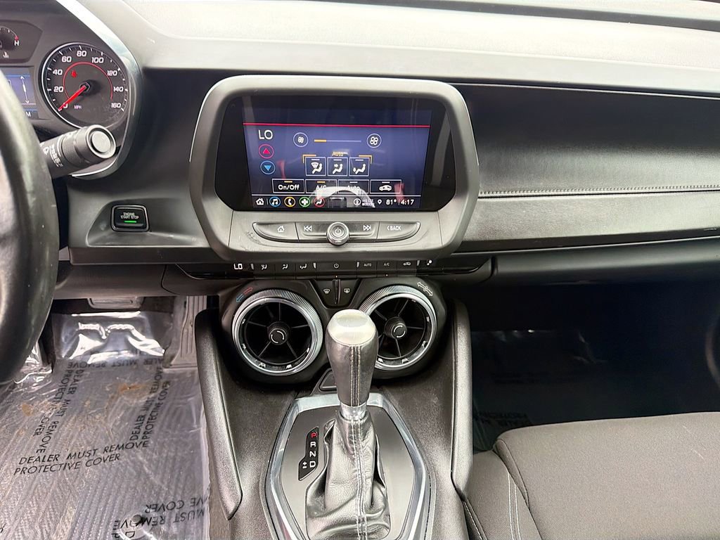 Used 2021 Chevrolet Camaro LT w/ Technology Package image 17