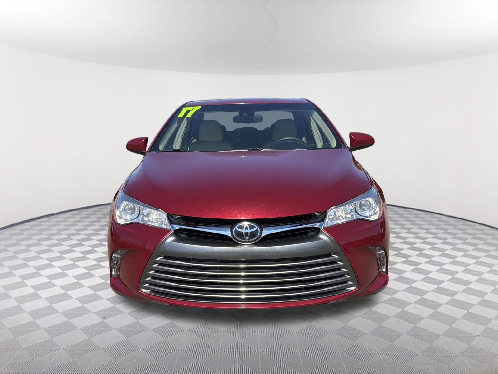 Used 2017 Toyota Camry XLE w/ Moonroof Package image 2