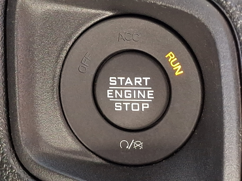 Used 2025 Jeep Wrangler Sport AWD/4WD image 22