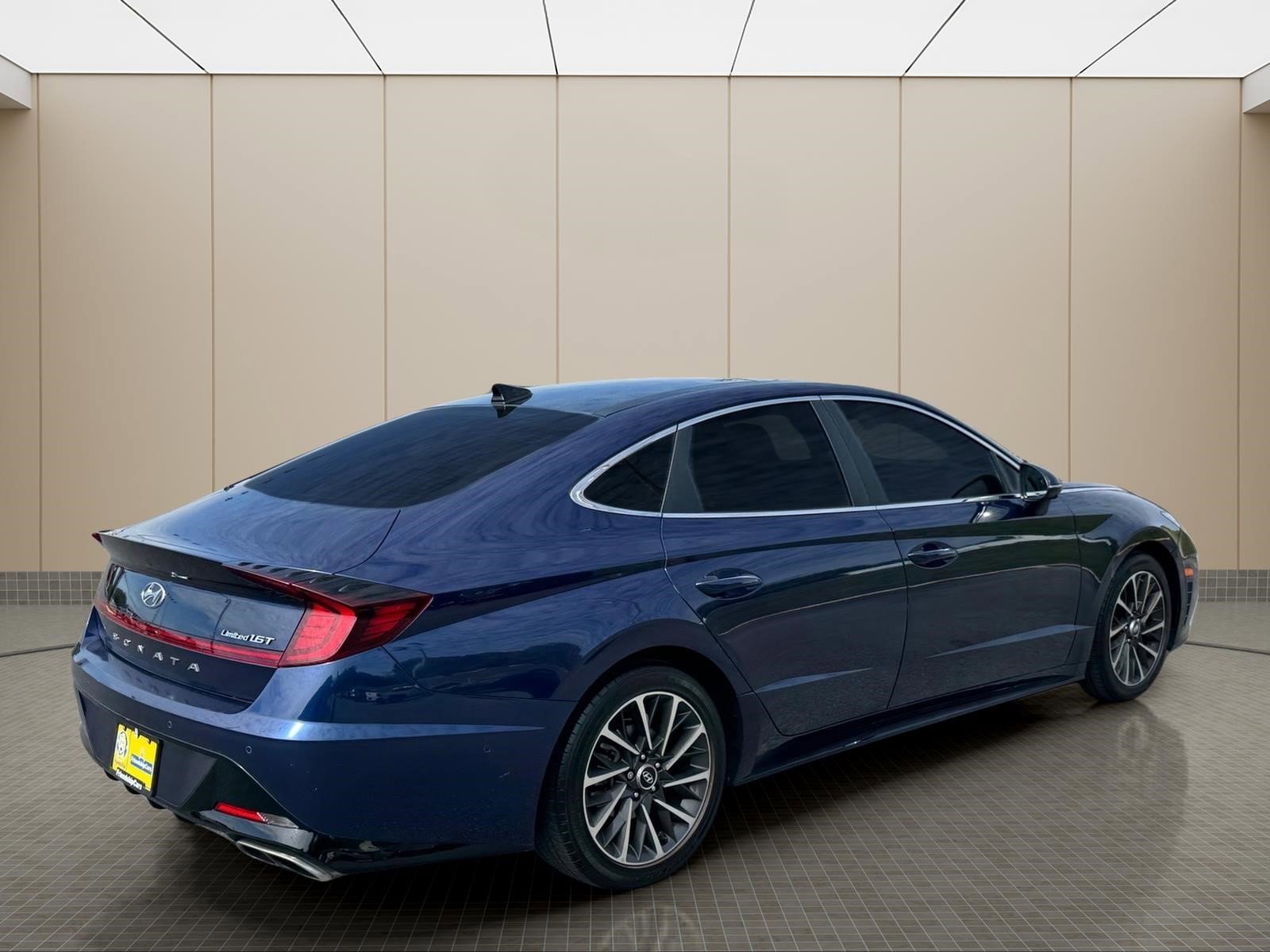 Used 2022 Hyundai Sonata Limited FWD image 3
