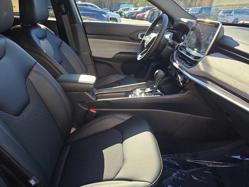 New 2026 Jeep Compass Latitude image 10