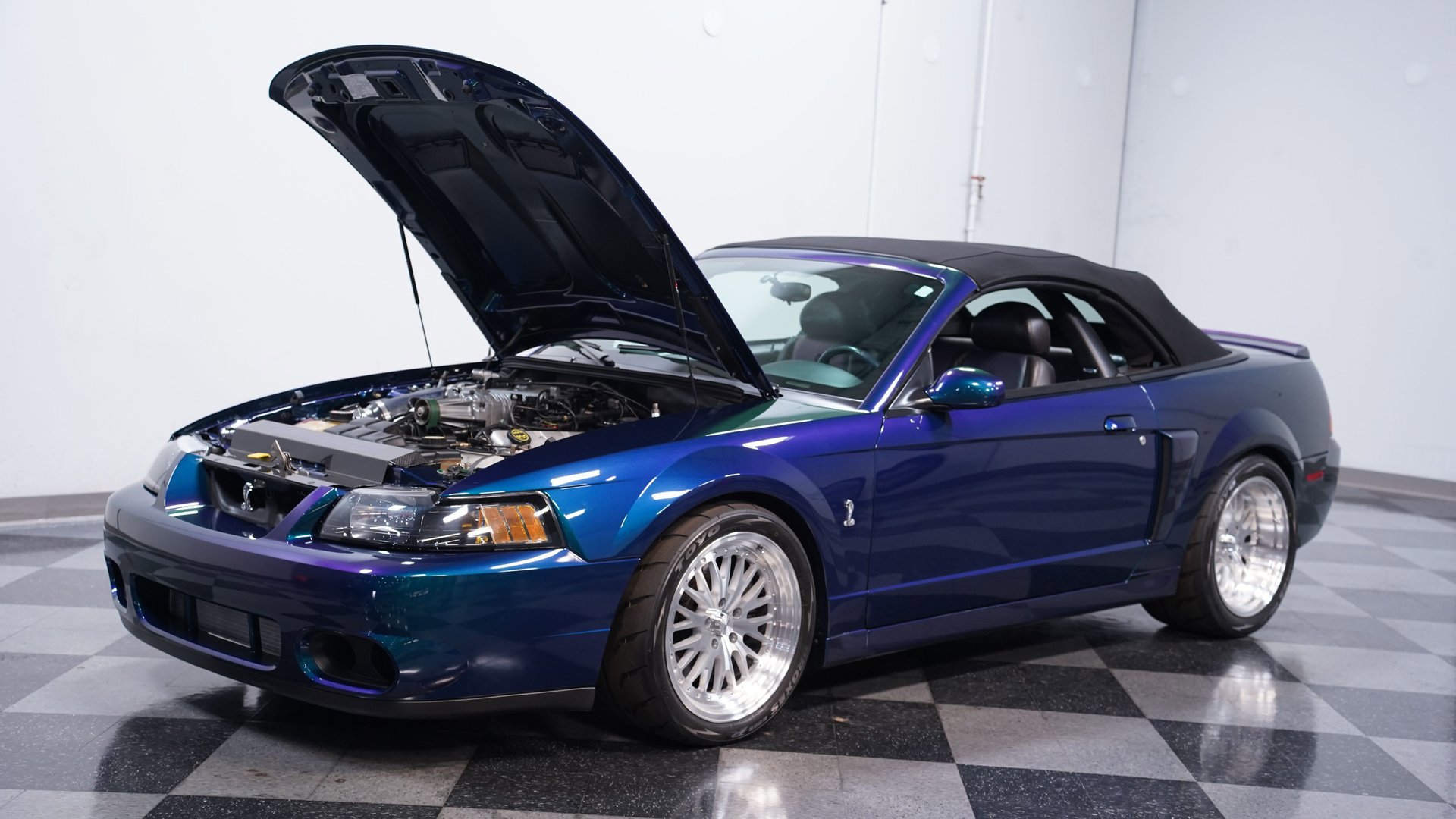 Used 2004 Ford Mustang Cobra RWD image 25
