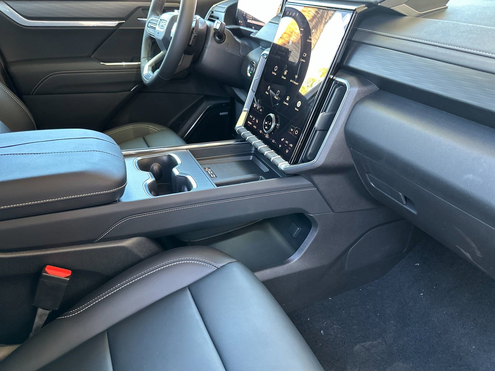 New 2026 GMC Acadia Elevation w/ Elevation Premium Package FWD image 17