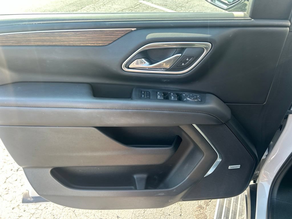 Used 2024 Chevrolet Tahoe High Country AWD/4WD image 13