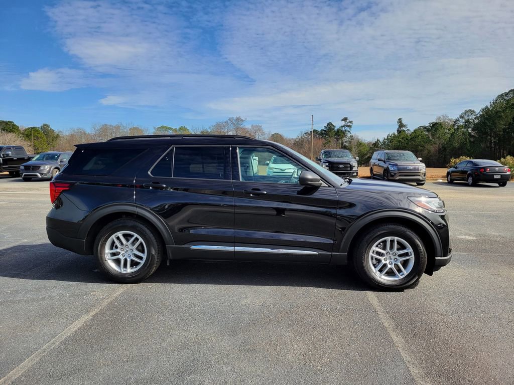 Used 2025 Ford Explorer Active image 6