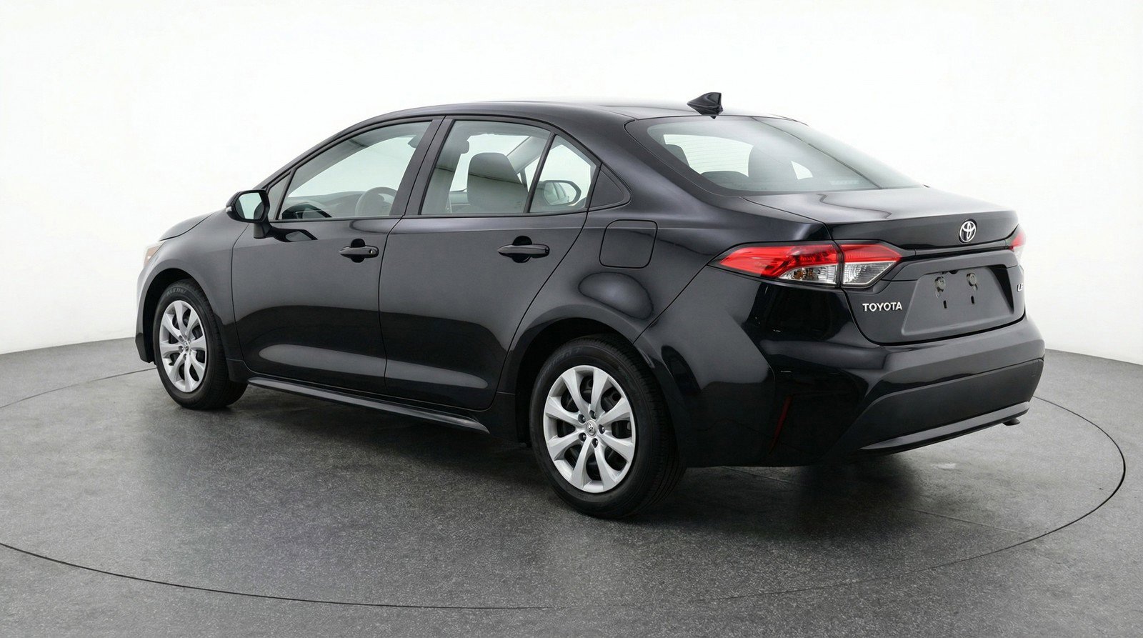 Used 2025 Toyota Corolla LE image 6