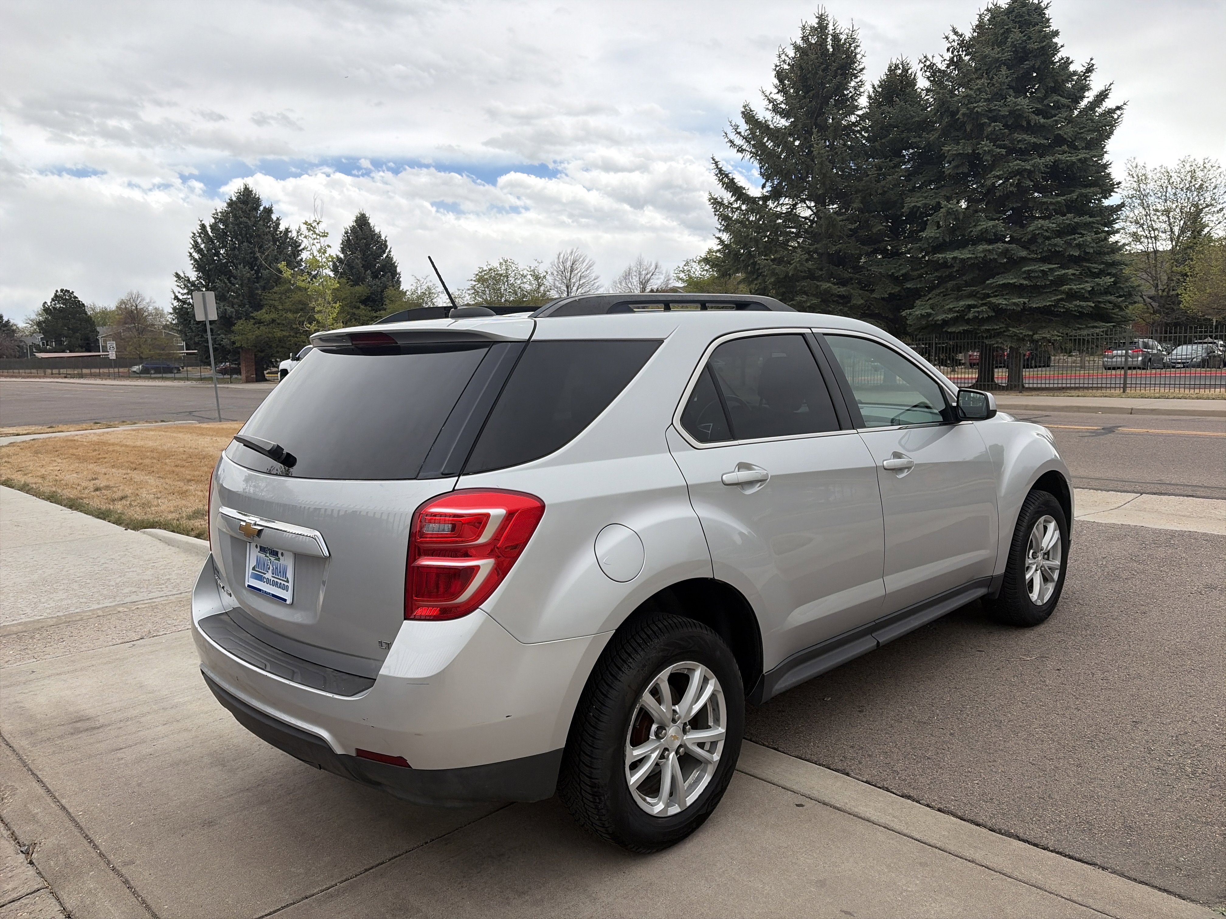 Used 2017 Chevrolet Equinox LT w/ Convenience Package image 5