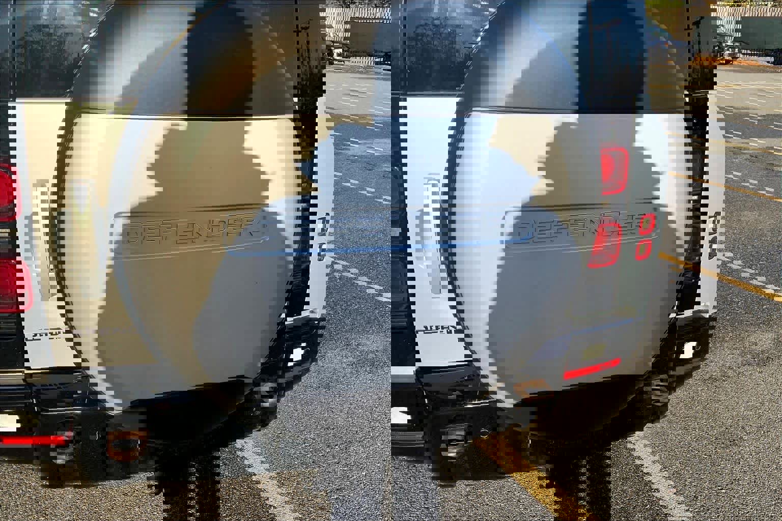 Certified 2023 Land Rover Defender 130 X-Dynamic SE image 59