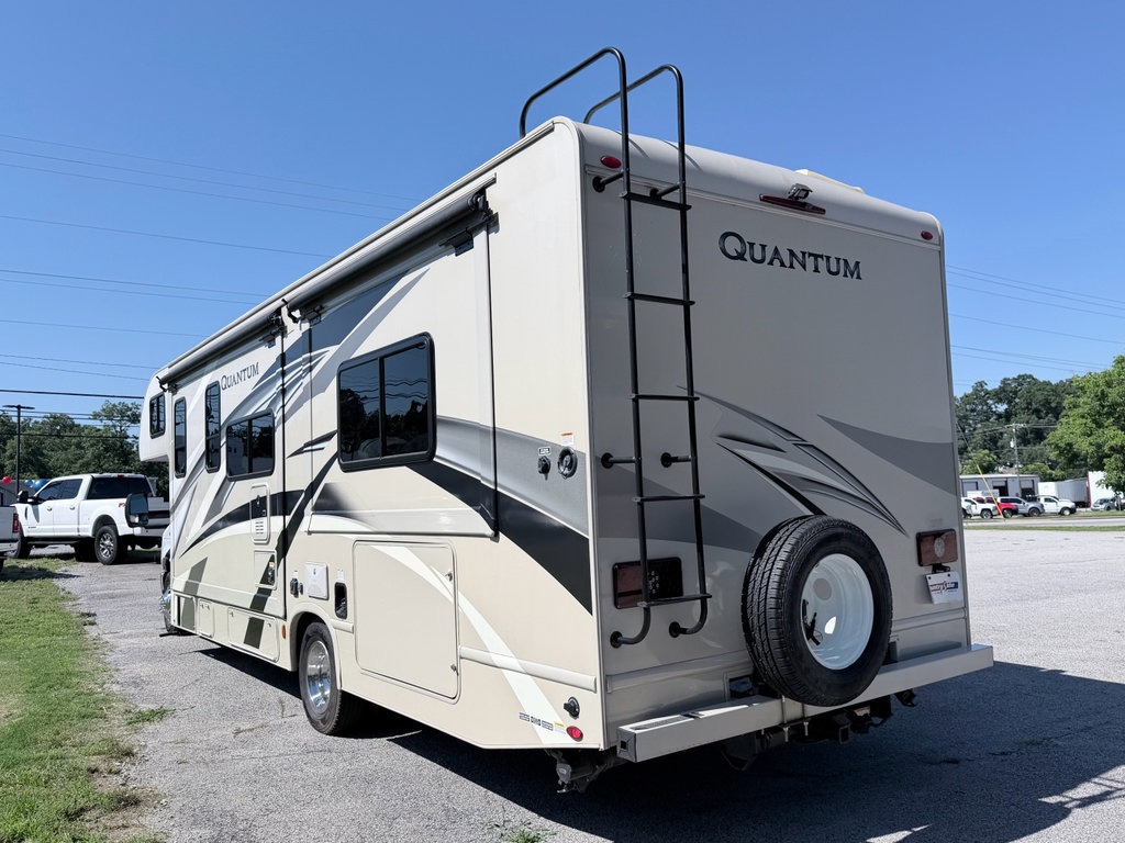 Used 2019 Ford E-450 and Econoline 450 Super Duty w/ Motorhome Prep Package RWD image 7