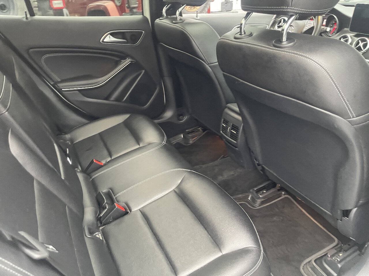 Used 2018 Mercedes-Benz GLA 250 4MATIC image 24