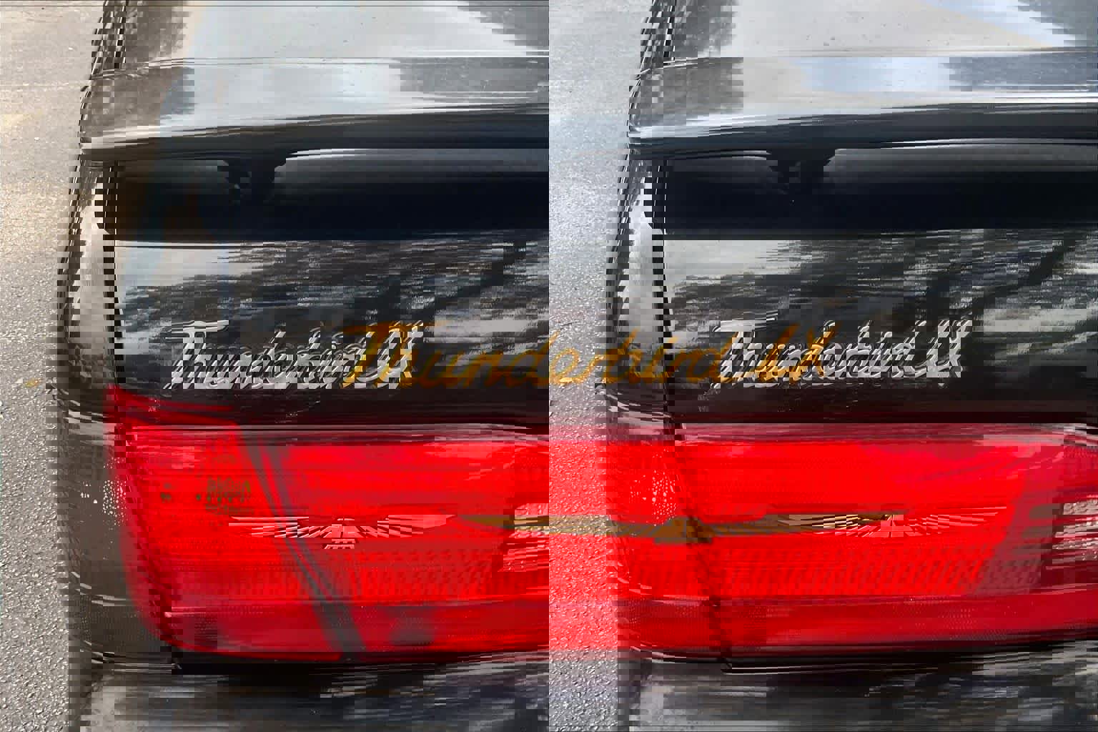 Used 1997 Ford Thunderbird LX image 9