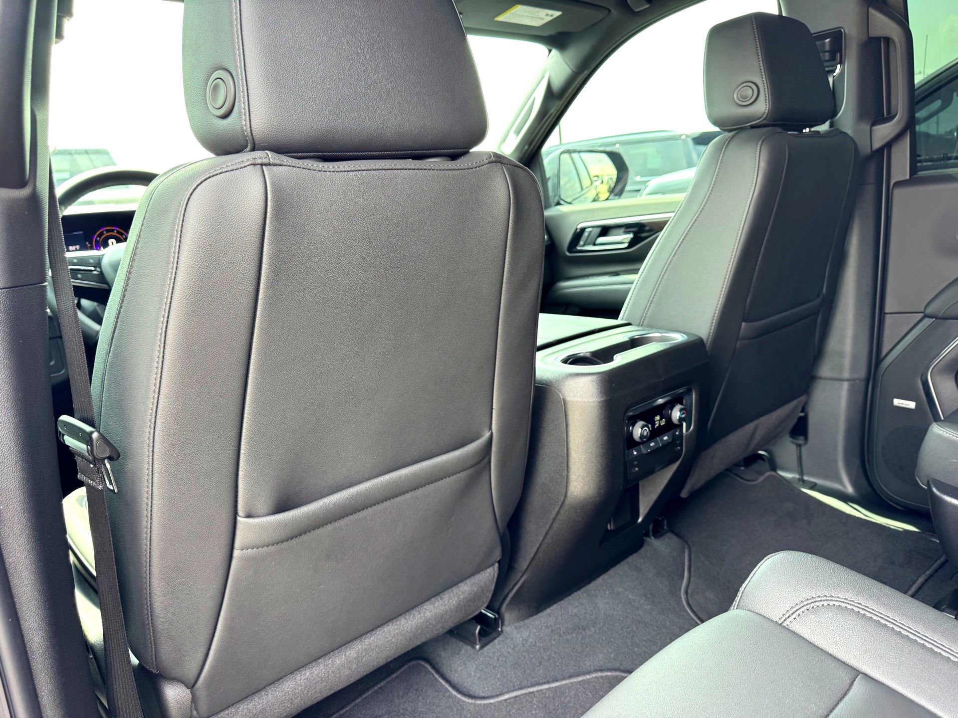 Used 2025 Chevrolet Tahoe Z71 w/ Comfort Package image 23